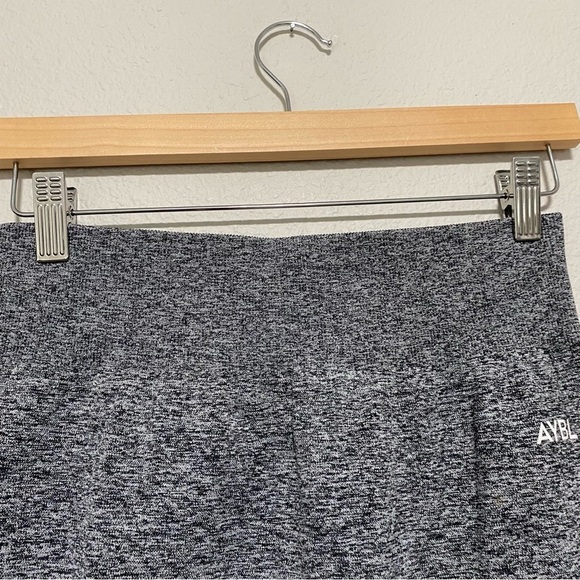 AYBL Ombré Gray Seamless Leggings - Picture 2 of 8